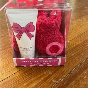 Marshmallow Scented Foot Cream and Socks Set - Pink